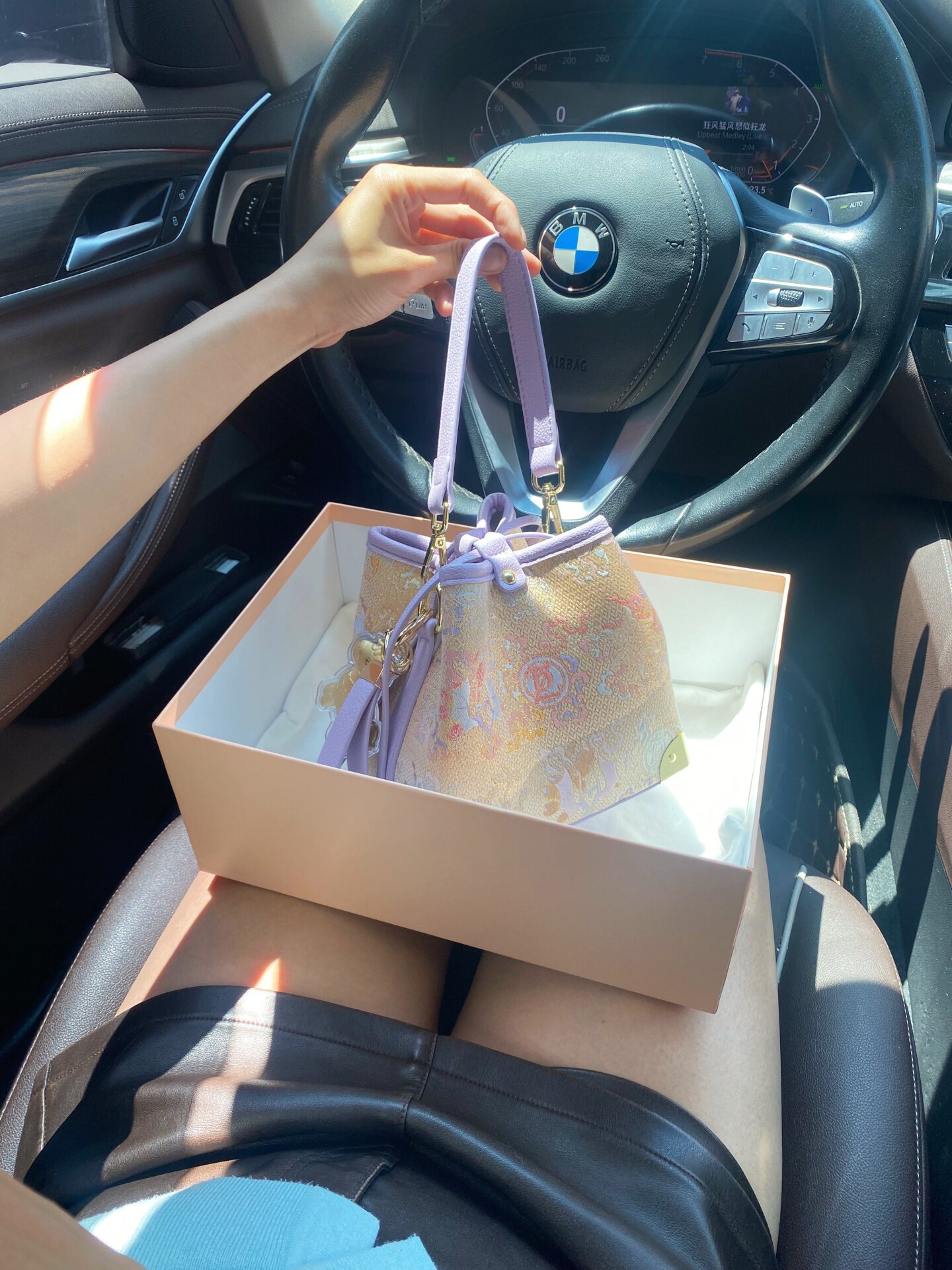 Tas Ember Genggam Mewah dan Un - Women Bags Golden ulasan dan harga