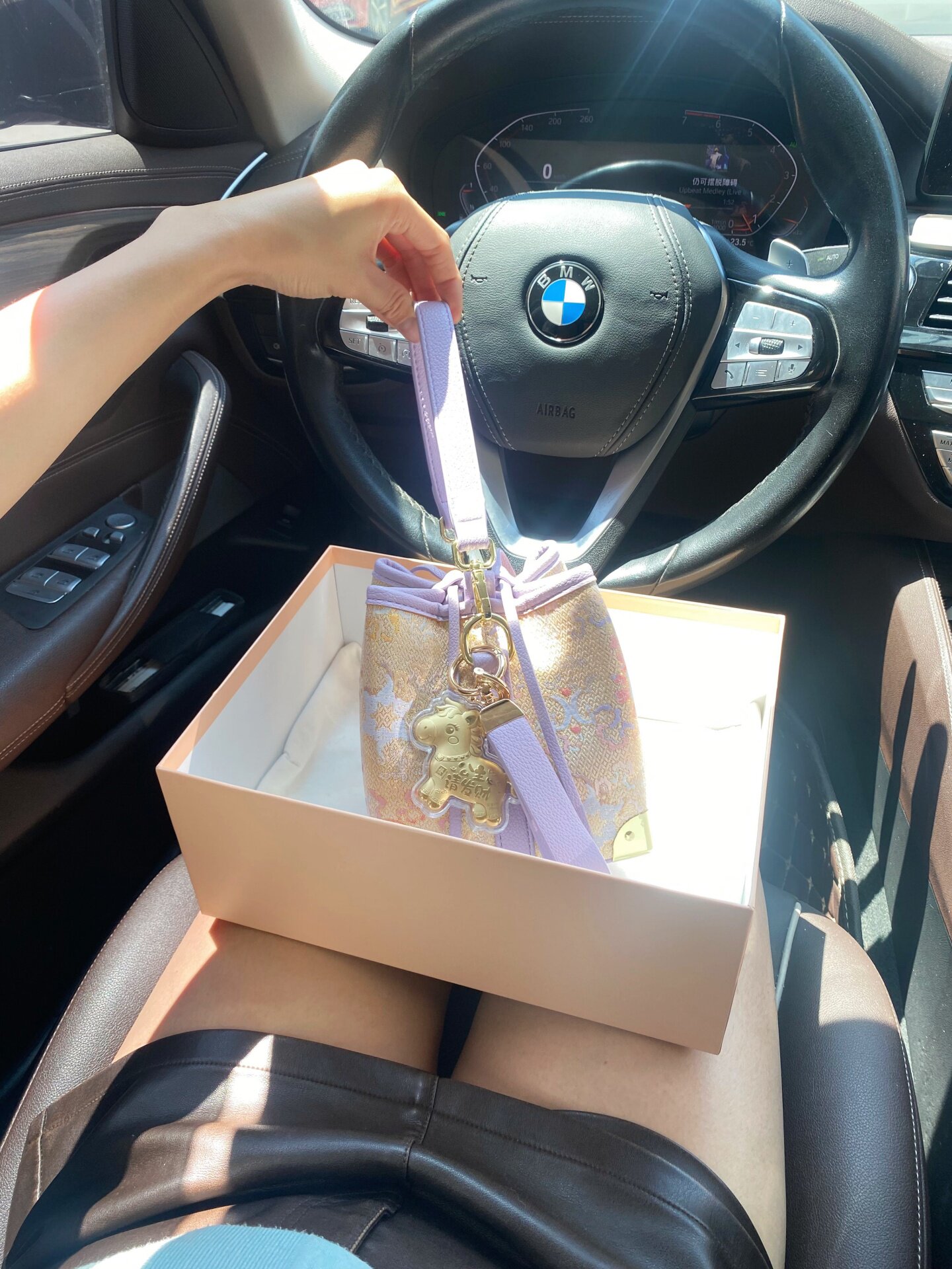 Tas Ember Genggam Mewah dan Un - Women Bags Golden ulasan dan harga